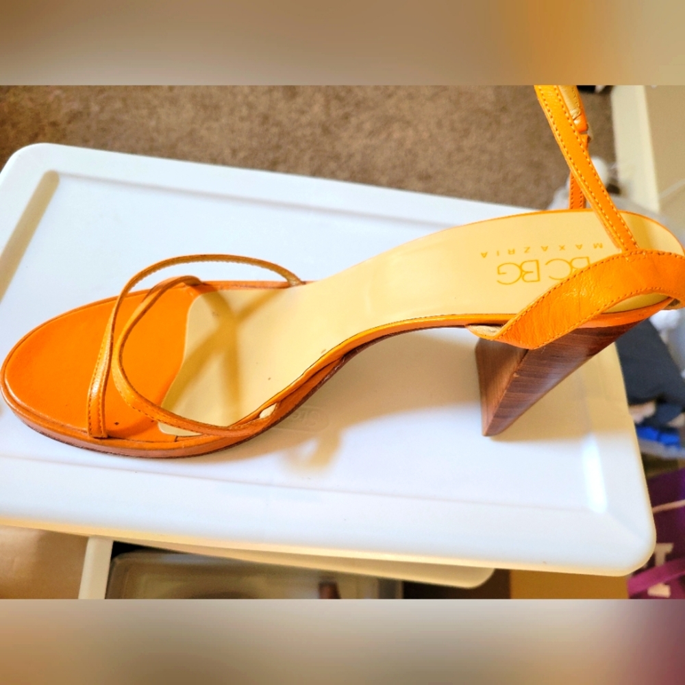 Women's shoes